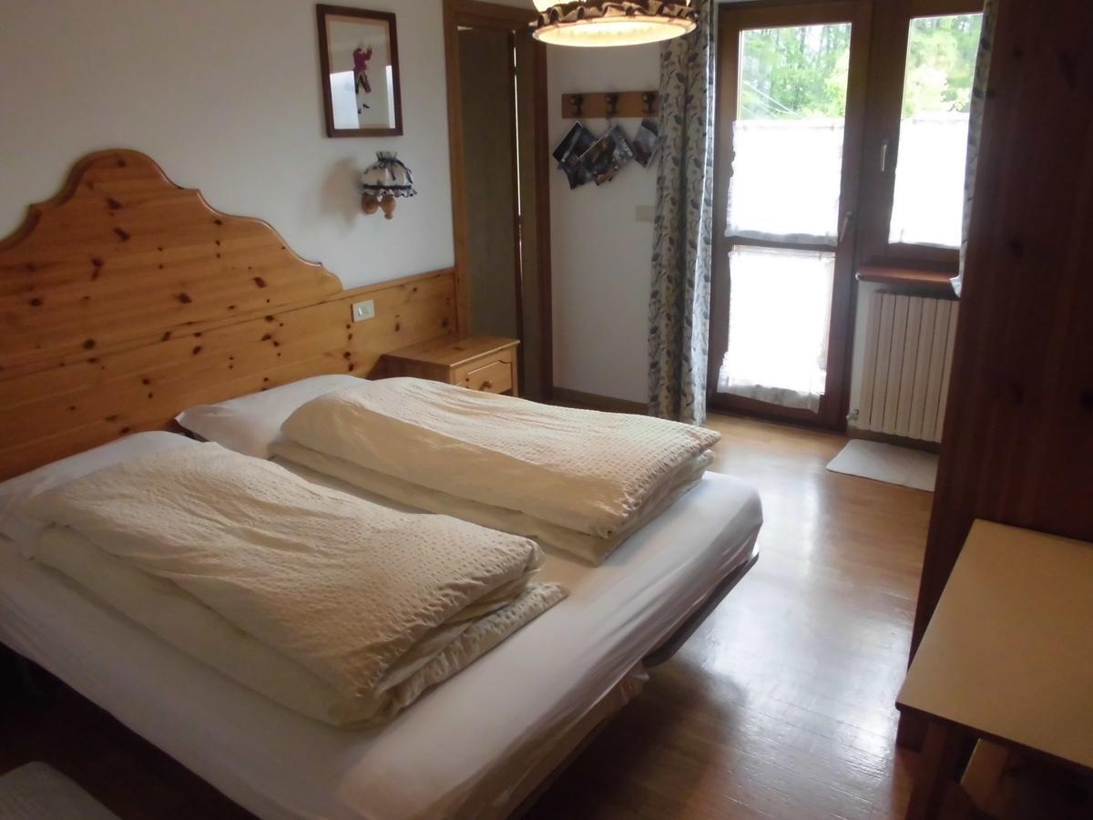 Menardi Sisto B&B กอร์ตินาดัมเปซโซ ภายนอก รูปภาพ