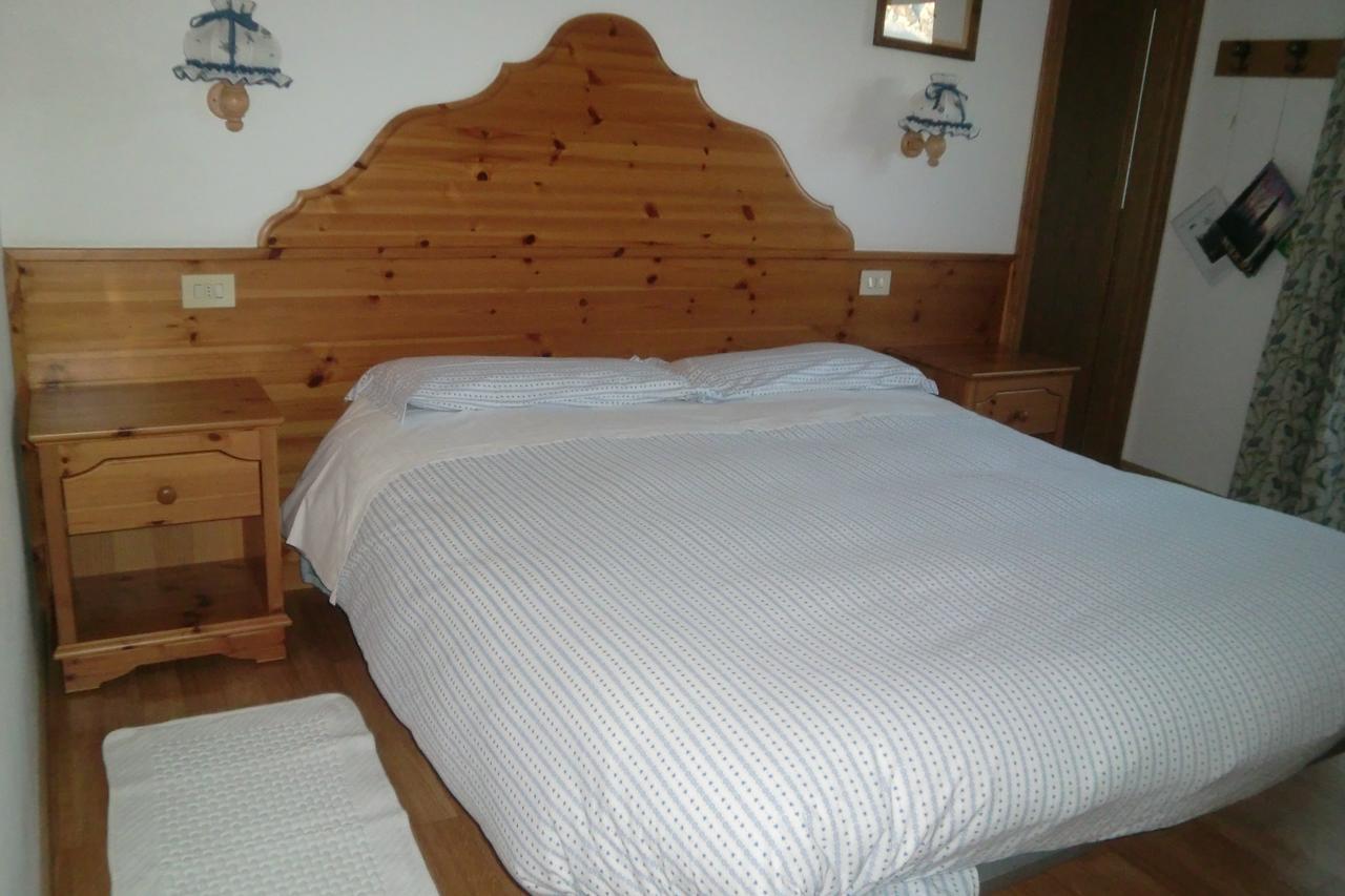 Menardi Sisto B&B กอร์ตินาดัมเปซโซ ภายนอก รูปภาพ